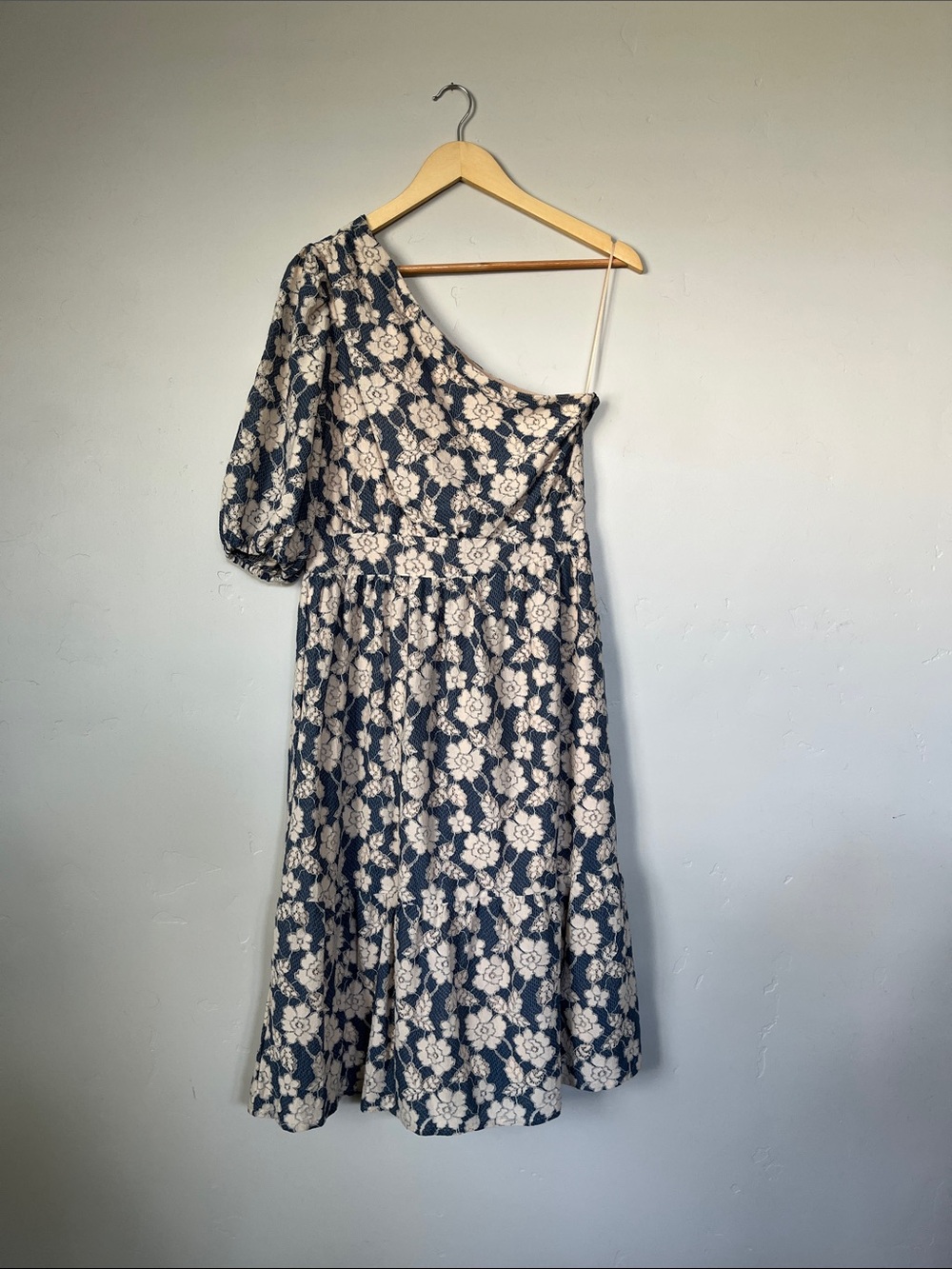 NSR | Blue and Cream One-Shoulder Floral Lace Midi Dress